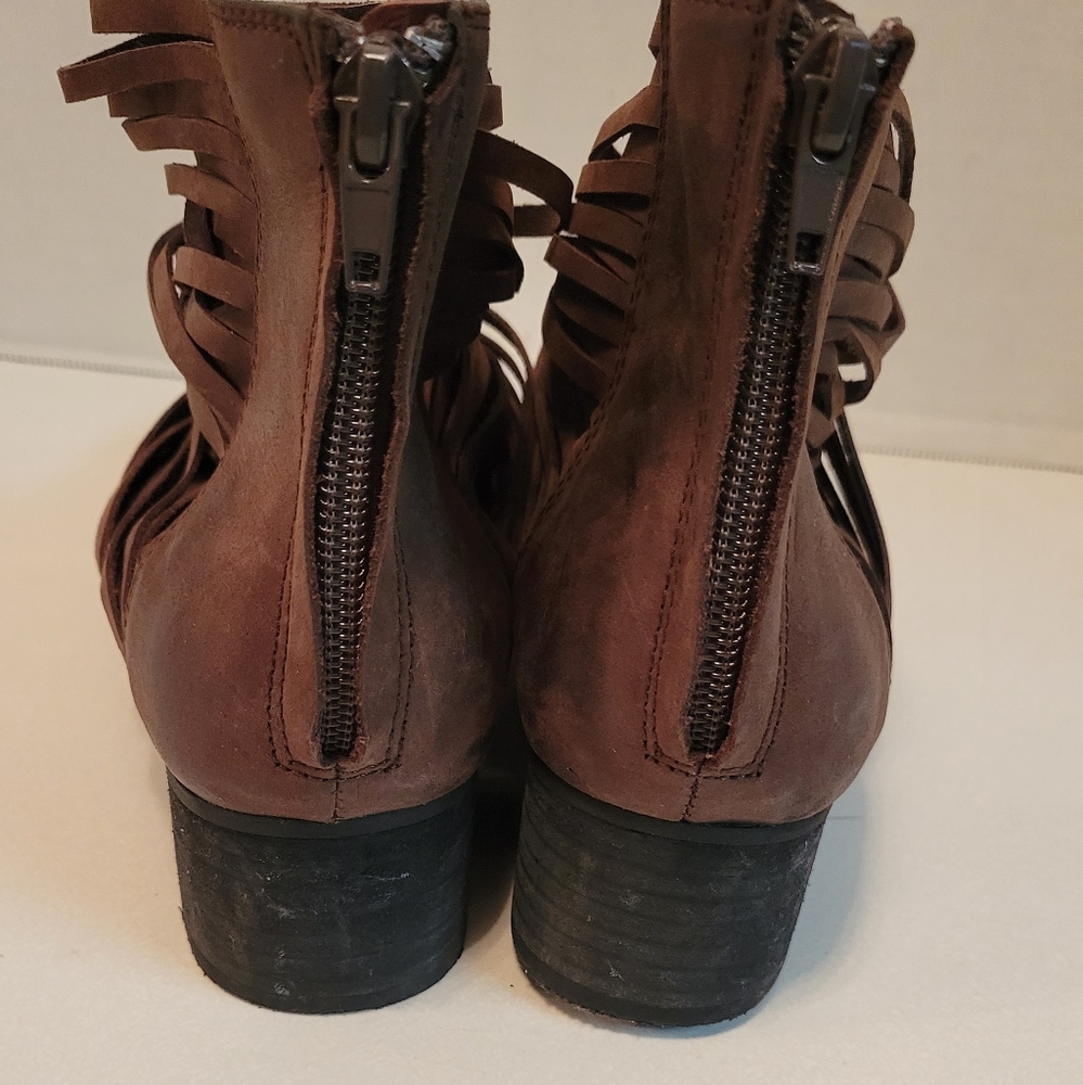 Free People / Jeffrey Campbell Booties Size 8 - image 7